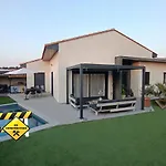 Вилла Climatisee Avec Piscine Pour De Superbes Au Soleil !
