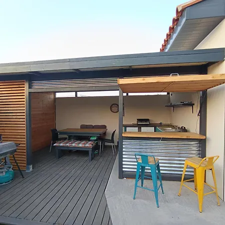Climatisee Avec Piscine Pour De Superbes Au Soleil ! Vila *