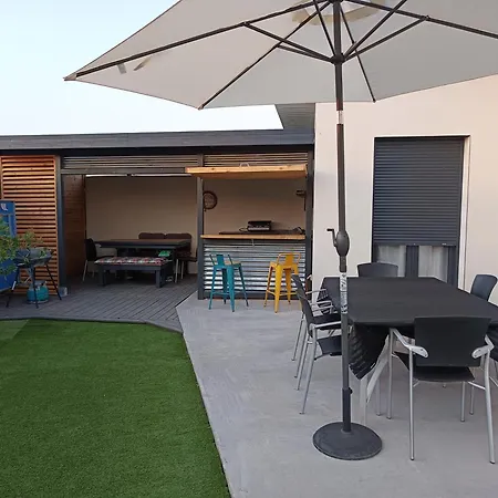 Vila Climatisee Avec Piscine Pour De Superbes Au Soleil ! *